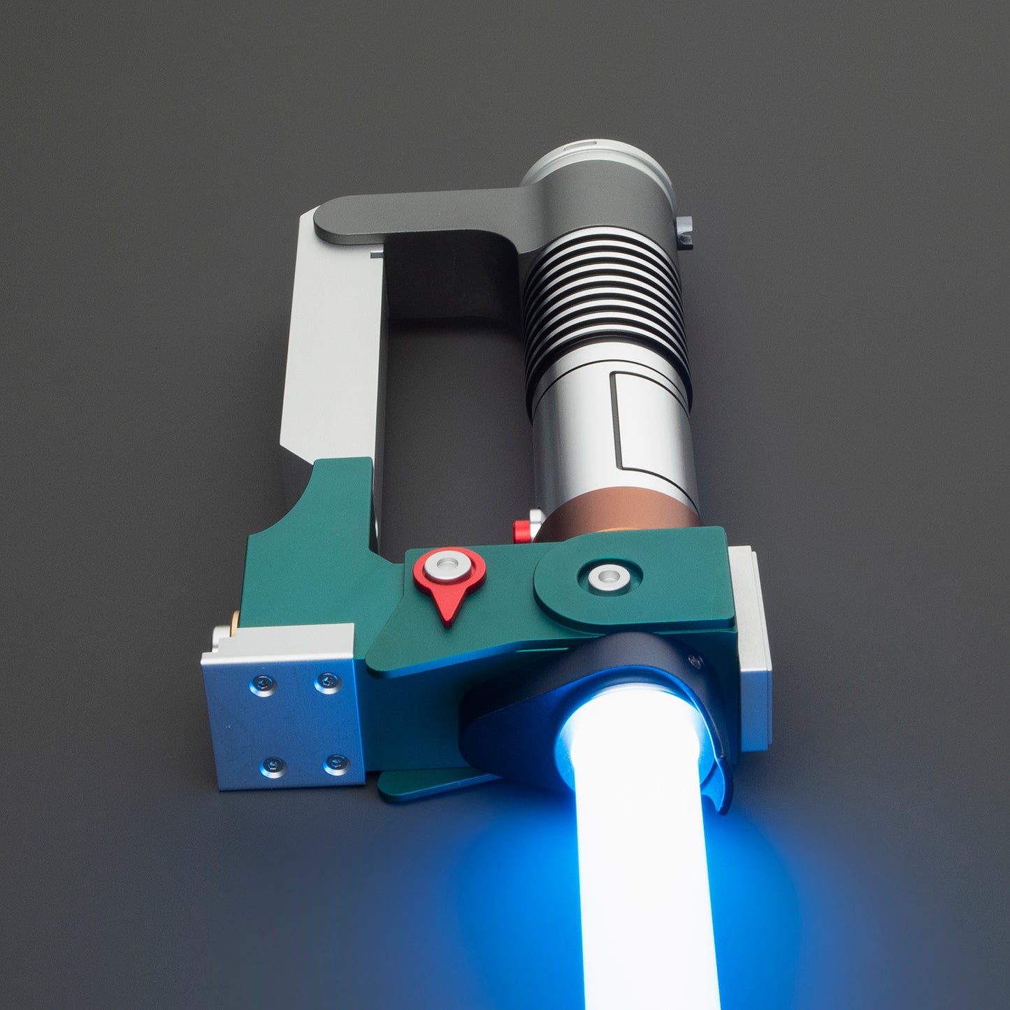 Etzra saber