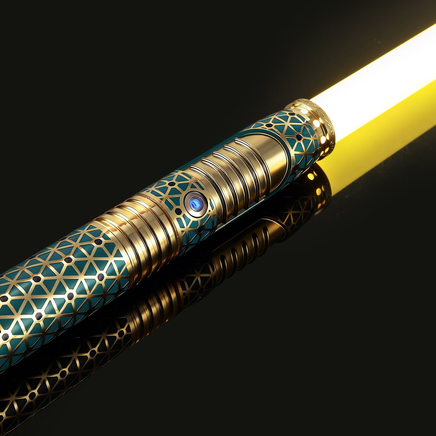 Wiudu Pixel lightsaber